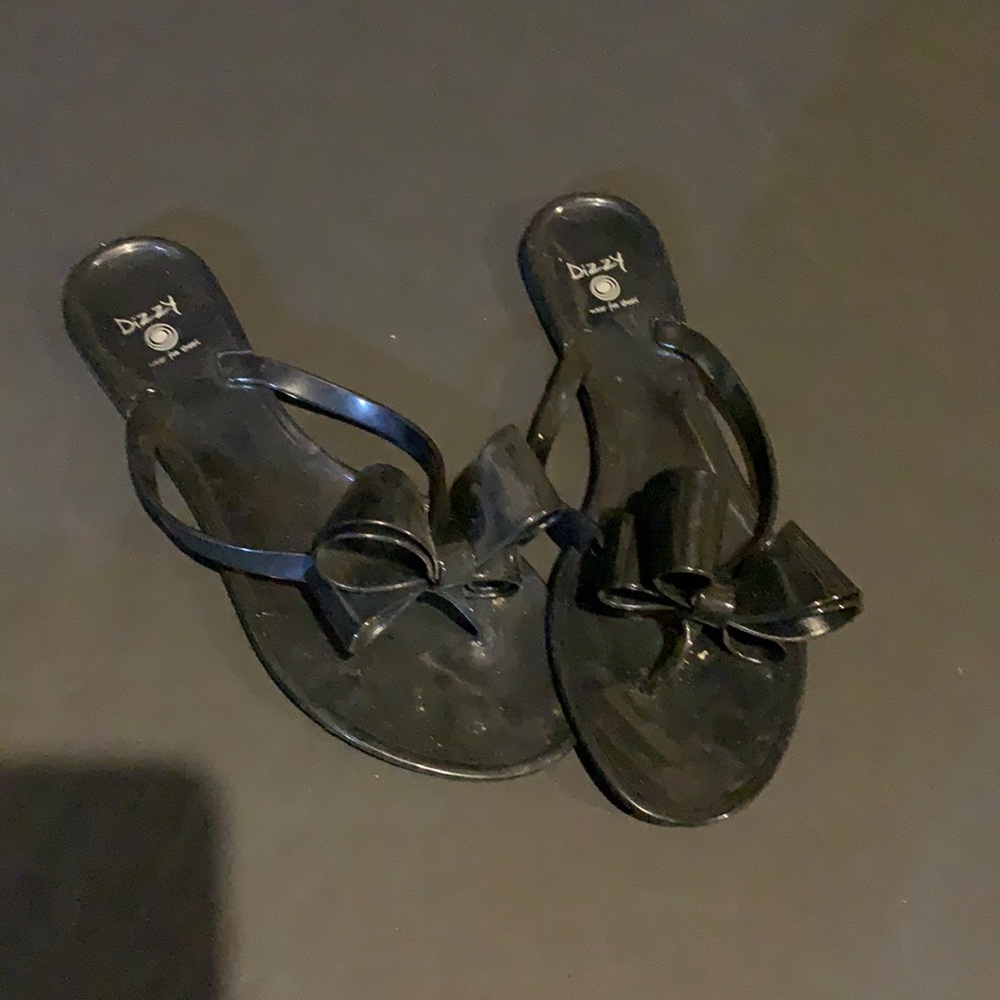 Dizzy flip flops